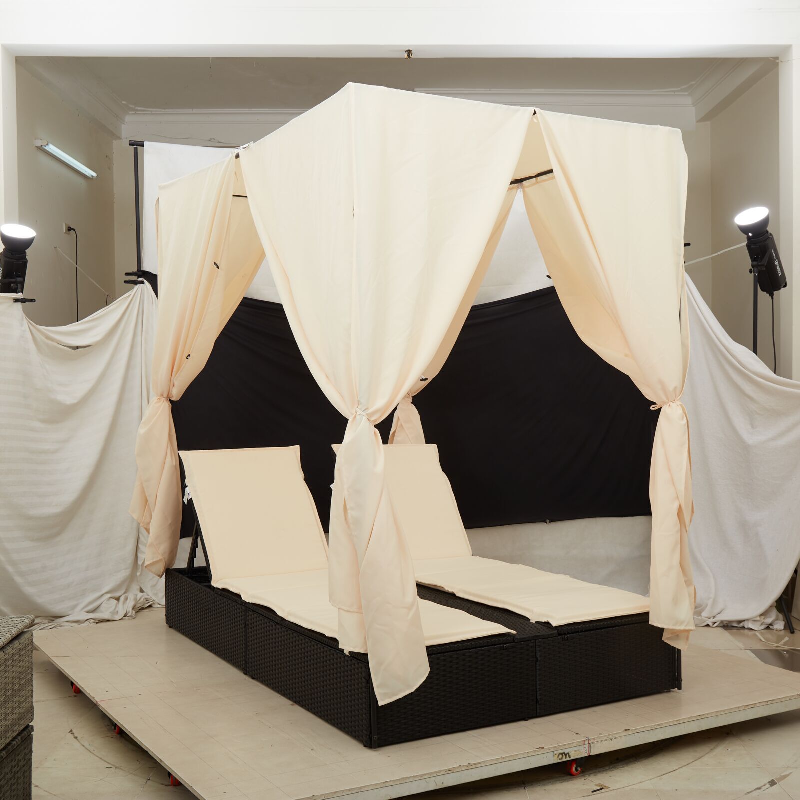 Chaise Longue Dupla HKH Com Teto E Cortinas Rattan - Preto